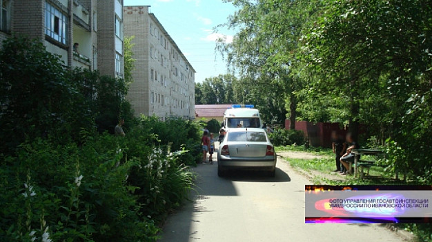7-летний мальчик попал под колеса иномарки в Приволжске